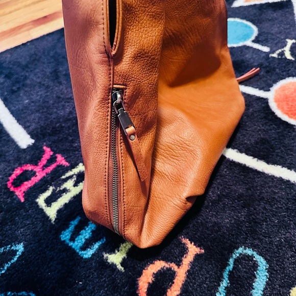 Leather shoulder bag - Picture 2 of 6